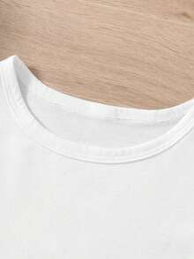 2 pezzi/set Maglietta a maniche corte con scollo tondo e stampa farfalla nera minimalista e pantaloncini larghi casual per ragazze giovani, motivo carino e alla moda adatto per primavera ed estate, completo casual per ragazze, set di maglietta e pantaloncini per bambine - Bianco - Visualizzare 4