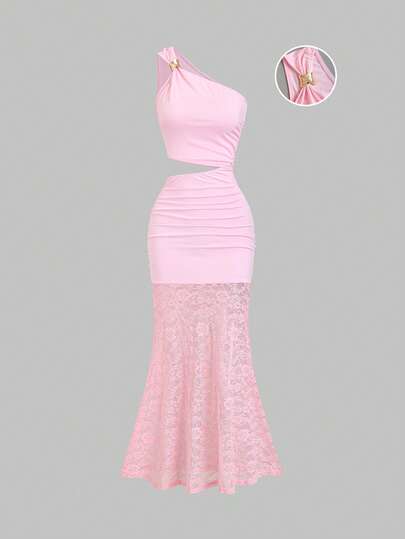 SHEIN Sweetro Vestido ajustado con diseño asimétrico de hombro, parches de encaje rosa, hebilla metálica y diseño hueco, estilo de vacaciones, primavera/verano