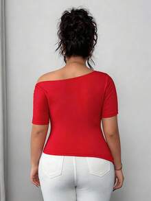 Elenzga 大码女式夏季不对称肩部褶饰不对称下摆短袖 T 恤，优雅别致的办公室穿着，修身廓形 - 紅色 - 查看 2