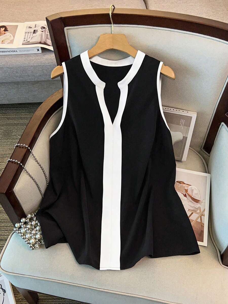 SHEIN Clasi 大码优雅V领黑白撞色衬衫，简约设计，适合日常通勤、户外活动和度假。黑白无袖上衣，女士优雅无袖上衣，无袖衬衫，优雅黑白衬衫，女士上衣。 - 黑與白 - 查看 1