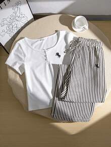 Conjunto de camiseta de manga corta blanca con cuello redondo bordada y pantalones de pierna ancha con estampado de rayas para adolescentes - Blanco y Negro - Ver 6