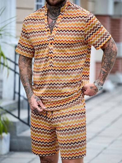 Manfinity CasualCool Bộ áo sơ mi ngắn tay kẻ sọc sóng và quần short nam kiểu dáng thường ngày.