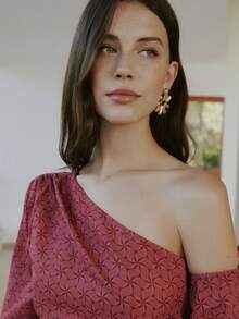 Nöista Conjunto de dos piezas, top asimétrico de un solo hombro con manga larga y pantalones acampanados de cintura alta a juego, todo en tela de satén jacquard. Primavera, verano, evento formal, look diario, Pascua, coordinado, conjunto de dos piezas. Invitado de boda. - Óxido marrón - Ver 9