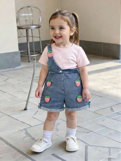 SHEIN Playful Pals 2pcs Baby Girl White T-Shirt + Cartoon Duck Decor Denim Overalls Shorts Set, Cute Versatile Comfortable Elastic Waist Rolled Hem Shorts, Summer Design