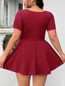 SHEIN EZwear 大尺碼女款酒紅色夏季休閒時尚連身褲，方領短袖 A 字版型荷葉邊下擺高彈力登山舞會連身褲，附口袋 - 酒紅色 - 查看 2