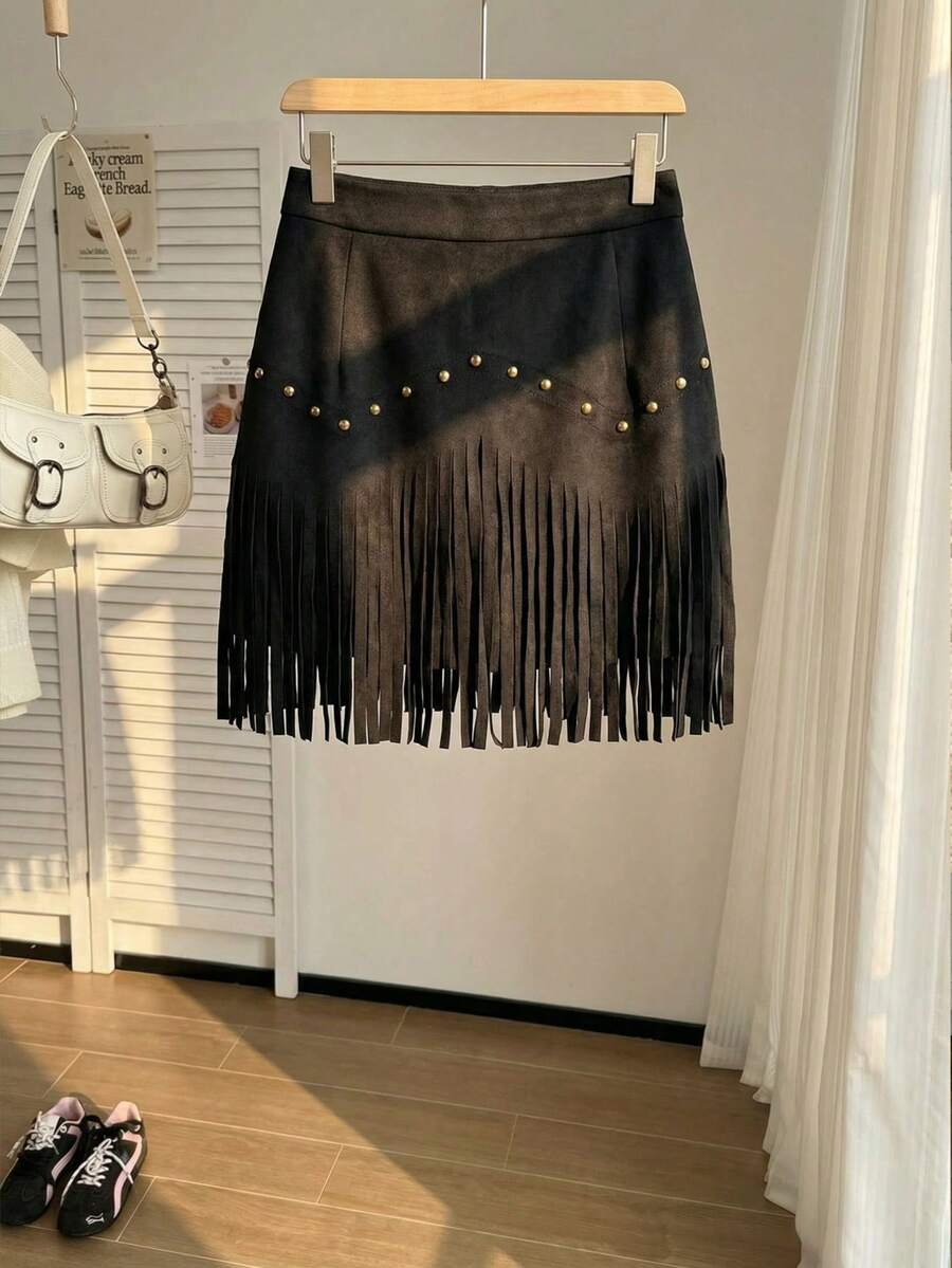 SHEIN MOD 大码女式复古嬉皮铆钉流苏黑色麂皮A字裙,秋冬裙,纳什维尔,海盗裙 - 黑色 - 查看 1