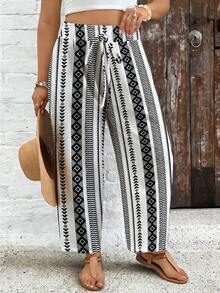 SHEIN VCAY Pantalones sueltos con cintura anudada y estampado geométrico para mujer de talla grande - Blanco y Negro - Ver 4