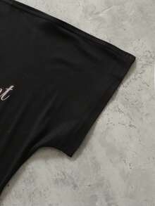 ROMWE MEN Street Life 青少年男童圆领字母十字印花休闲百搭日常短袖T恤 - 黑色 - 查看 4