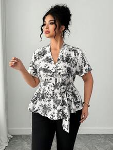 SHEIN Elenzya 大码女式V领印花短袖衬衫，腰部系带设计，春夏度假衬衫 - 彩色 - 查看 6