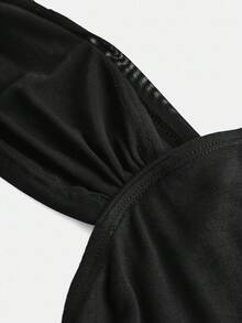 SHEIN 少女休闲优雅纯色圆领褶皱泡泡袖修身网纱拼接背心，适合返校、毕业典礼、万圣节派对、母亲节等场合，也是春夏季日常、外出、度假、节日穿着的时尚单品，适合休闲穿着，是返校季、休闲放松的理想之选。 - 黑色 - 查看 4