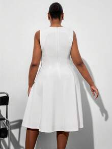 SHEIN Clasi Plus Size Elegant White Summer Curve Cocktail Party Dress,Sleeveless Solid Color Midi Fit And Flare Evening Dresses For Weddings,Prom Graduation Dress - White - View 3
