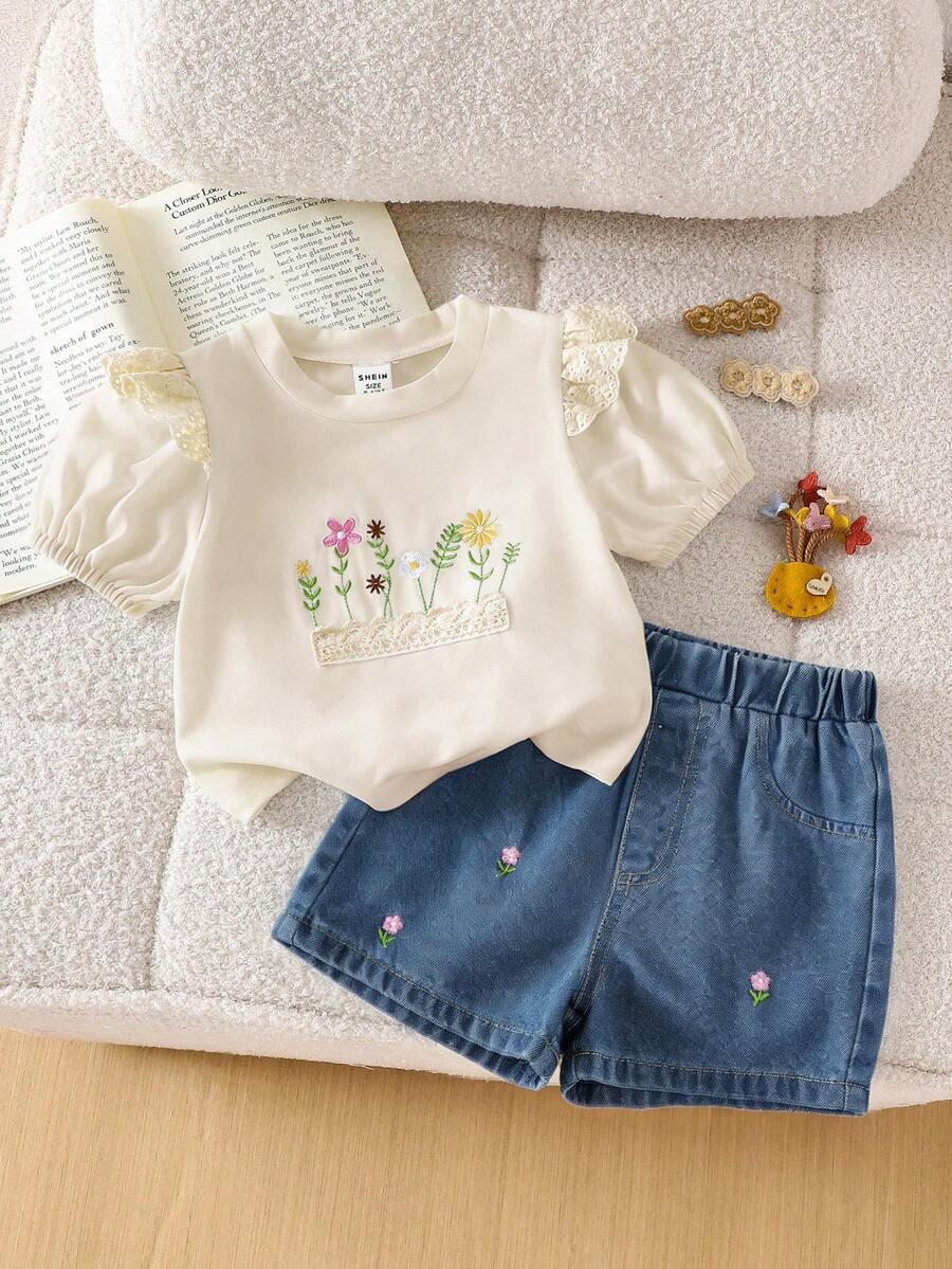 SHEIN Playful Pals Bộ 2 món đồ cho bé gái mùa hè, gồm áo thun cổ tròn tay ngắn dễ thương thêu hoa và quần short cùng họa tiết, tổng thể đáng yêu và đa năng, thoải mái cho các hoạt động ngoài trời. - Màu be - Xem 1