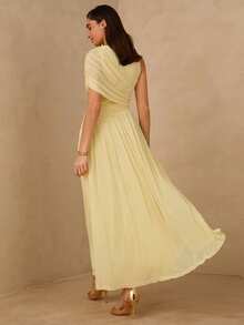 Enchnt Vestido midi de cintura alta con cuello asimétrico y cintura fruncida - Amarillo - Ver 7