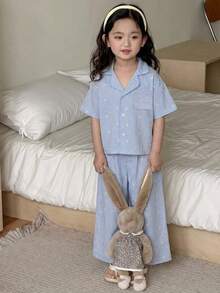 Dazy Kids Bộ 2 món cho bé gái (size nhỏ): Áo thun tay ngắn cổ tròn in họa tiết toàn thân + Quần in họa tiết toàn thân, thích hợp mặc nhà mùa hè. - Màu xanh nhạt - Xem 6