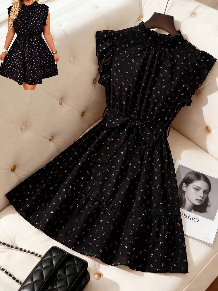 SHEIN PETITE CURVE Petite系列加大码女士休闲无袖A字连衣裙，饰有小碎花图案，春夏款 - 彩色 - 查看 1