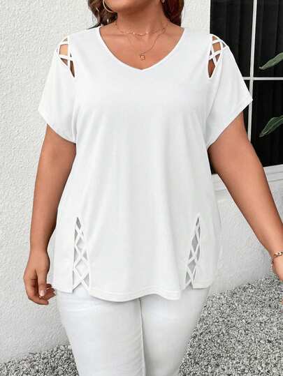 SHEIN LUNE Plus Size Women's Summer Casual Vacation Minimalist Solid Color V-Neck Hollow Bat Sleeve Loose T-Shirt