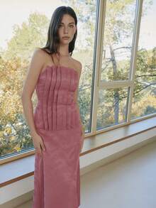 Nöista 两件套提花缎面面料，露肩上衣，前片拼接设计，搭配中长裙。适合春季、夏季、正式场合、日常穿着、复活节等场合，可作为两件套搭配穿着，也适合正式场合、活动、婚礼等。 - 珊瑚粉 - 查看 3