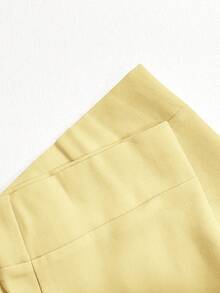 GlowEve CURVE Plus Size Women Solid Color Lapel NeckSingle-Breasted Casual Jacket Fall - Yellow - View 4