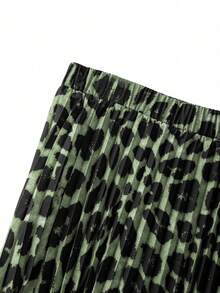 GlowEve CURVE Chân váy xếp ly chữ A họa tiết da báo dành cho nữ cỡ lớn, thời trang, thanh lịch, cổ điển, giản dị, tối giản. - màu xanh lá - Xem 3