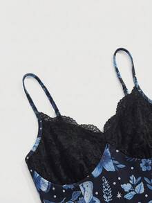 ROMWE Fairycore 深色花卉波西米亚浪漫哥特印花宽松吊带迷你连衣裙（女款） - 藍色 - 查看 3