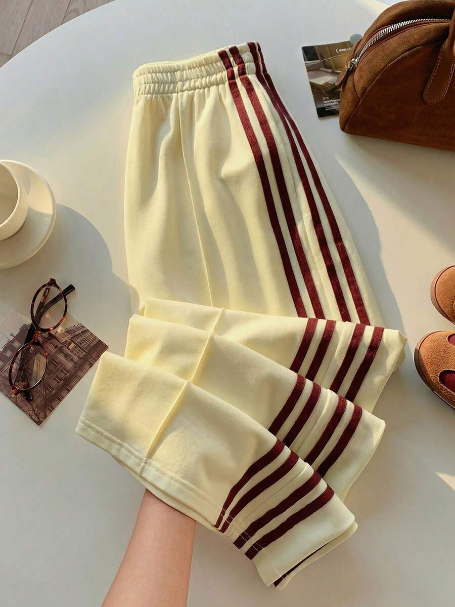 Comfortcana Quần nỉ nữ dáng rộng, thoải mái, cạp chun, màu be, phối sọc tương phản bên hông, thích hợp mặc đi học, mùa xuân/hè. - Màu be - Xem 1