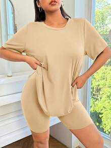 SHEIN EZwear 4件套加大码纯色套装 - 2件短袖上衣 + 2条及膝短裤 - 卡其色 - 查看 4