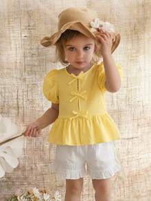 SHEIN Blusa de manga corta con moño de tela arrugada amarilla linda para niña, ideal para vacaciones de verano - Amarillo - Ver 8
