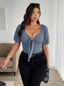 Easura Camiseta de manga corta con escote de corazón y recorte en talla grande de unicolor - Azul - Ver 4