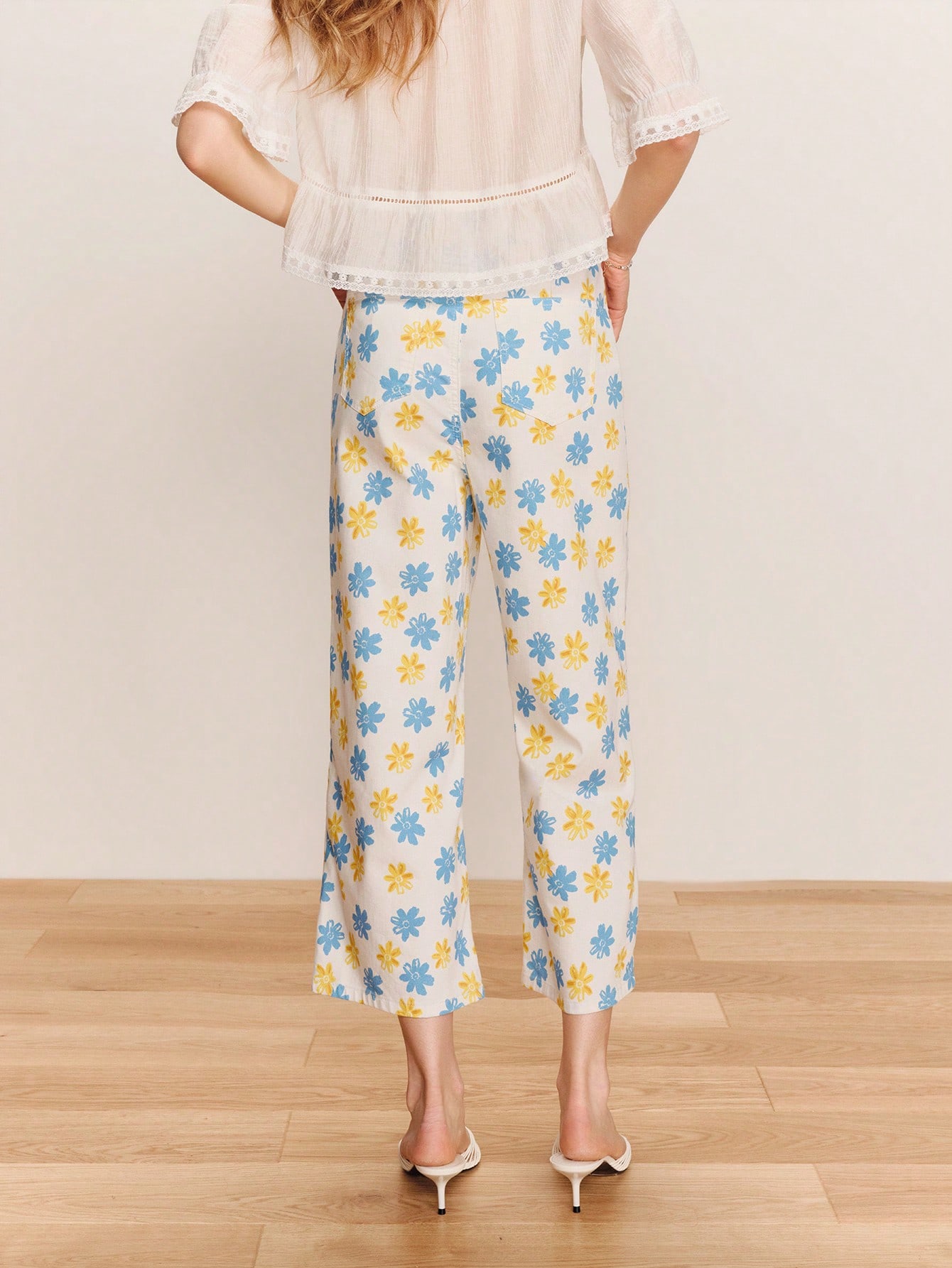 High-Waisted White Jeans With Yellow And Blue Floral Print Wide Legs 3/4 Length Spring Summer Going Out French Style Parisian Style Ditsy Pants Vacation Outfit Office Outfit