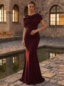 Aureia Elegante y romántico vestido de noche de punto elástico negro con contraste de malla, volantes asimétricos en los hombros, bajo de sirena, con aplicaciones, cuentas y diseño de strass, adecuado para fiestas de noche, citas, bodas, vestido de madre de la novia - Granate - Ver 7