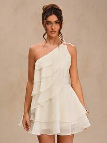 SHEIN BAE 不对称荷叶边不对称肩部迷你连衣裙，适合婚礼宾客、派对、夏季鸡尾酒会、海滩度假、生日等场合，轻盈修身纯白色连衣裙，女士春夏款，返校季、毕业典礼，简约优雅性感连衣裙，度假约会 - 白色 - 查看 3