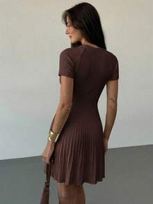 Aloruh Women's Elegant Commuter Minimalist Beige Knit A-Line Dress - Maroon - View 2