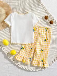 SHEIN Playful Pals 2件套女婴幼儿/新生儿0-3岁春夏可爱图案条纹针织樱桃刺绣短袖T恤和格子裤套装 - 黃色 - 查看 2
