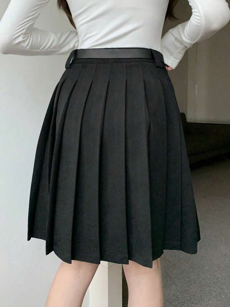 Tall Women's Black Pleated A-Line Skirt, Versatile & Elegant