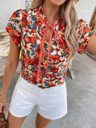 SHEIN Clasi Camisa de vacaciones con cuello de corbata y estampado floral naranja para mujer
