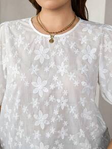SHEIN LUNE Áo kiểu nữ cỡ lớn, màu trơn, tay phồng, thêu họa tiết rỗng, phong cách phương Tây, Boho Bohemian thập niên 90, áo mùa hè, áo phong cách Boho cổ điển, áo mùa xuân, áo dự tiệc rave, áo trắng thêu lỗ. - trắng - Xem 7