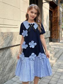 SHEIN Rochie plisată casual pentru fete preadolescente: Ținută adorabilă și ușoară, cu design în dungi și culori solide, cu aplicații florale 3D delicate, asortată cu mâneci scurte confortabile. - Albastru marin - Vizualizare 10