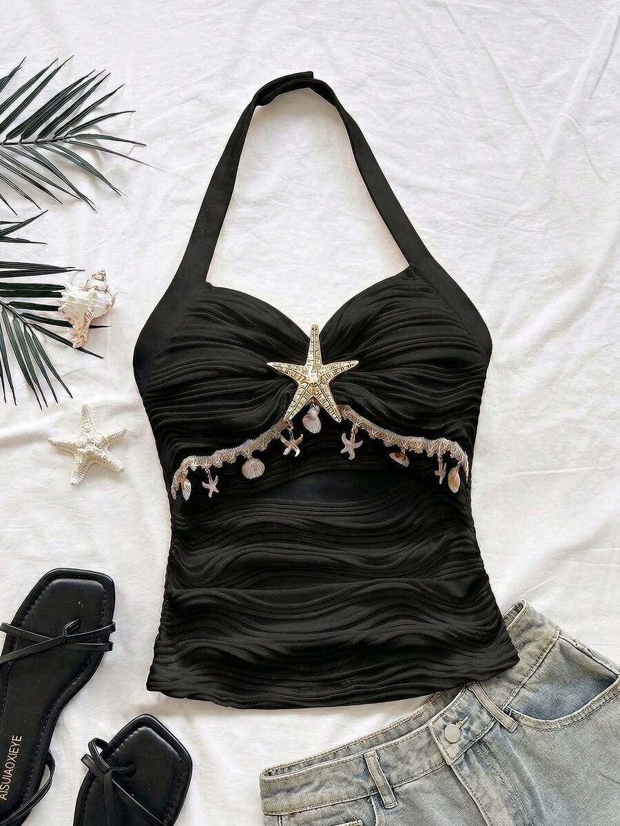SHEIN Áo croptop cổ yếm họa tiết sao biển trắng | Áo kiểu ôm sát nhún bèo có nơ rời, phù hợp cho bé gái tuổi teen, dáng croptop với họa tiết sao biển và dây chuyền ngọc trai | Phong cách biển cả ngọt ngào, thiết kế cổ yếm thanh lịch + nơ rời | Kiểu dáng linh hoạt, chất liệu vải ôm sát nhún bèo có thể điều chỉnh | Dáng áo ôm sát không bó sát, thoải mái và thời trang - màu đen - Xem 1