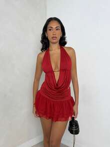 SHEIN Glamour 红色露背性感V领无袖不对称迷你裙两件套，节日派对嘉年华套装，街头风，女士夜店套装，约会套装，女士生日套装，尽显优雅气质，派对必备，复古风，都市舒适，复古时尚，露背上衣套装 - 紅色 - 查看 3