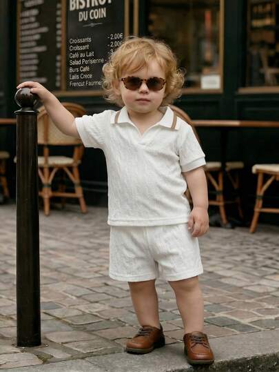 SHEIN Vintaside Kids 婴儿男女童/中性款0-3岁夏季白色图案套装，翻领短袖上衣搭配同款短裤，简约风格，无图案，宽松版型，适合外出、休闲和轻度运动，婴儿夏季服装，婴儿外出服装