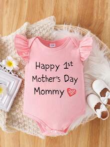 女婴可爱简约假日文字和爱心字母印花短袖连体衣，时尚外出夏季“第一个母亲节快乐”连体衣 - 粉色 - 查看 6