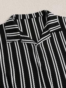 Mercer Haus Chemises de vacances à col cubain pour hommes, style classique "Old Money" en tricot crocheté à rayures, manches courtes oversize unisexe noir et blanc, hauts de vacances pour la plage, les festivals de musique, les sorties en amoureux, style grand-père côtier Y2K - Noir et Blanc - Voir 7
