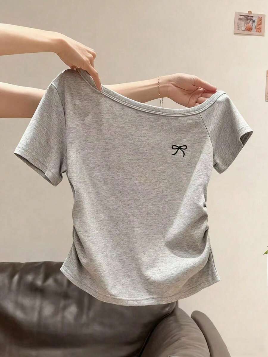 Elladie kids Blusa de manga corta con hombro asimétrico y estampado de mariposas para niñas preadolescentes, casual y cómoda para primavera/verano, conjunto de verano versátil adecuado para actividades al aire libre, picnics, fotografía callejera, vacaciones, días festivos y regalos - Gris - Ver 1