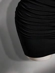 SHEIN ICON Đầm nữ cỡ lớn vai lệch, đính đá kim loại. - màu đen - Xem 9