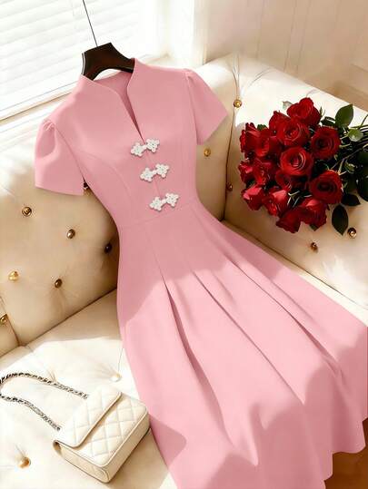 SHEIN Franclia Đầm nữ thanh lịch cổ chữ V cài nút, eo xếp ly, gấu đầm, thích hợp cho mùa hè.