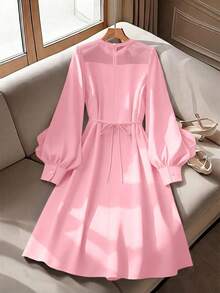GlowEve CURVE Vestido de manga larga con pliegues y flores 3D de unicolor talla grande - Rosa - Ver 2