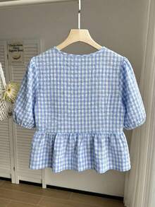 SHEIN EZwear Kemeja Kasual Lengan Pendek Kotak-kotak Biru & Putih Ukuran Besar dengan Lengan Mengembang dan Hem Berkerut, Atasan untuk Pergi Keluar - Blue and White - View 4