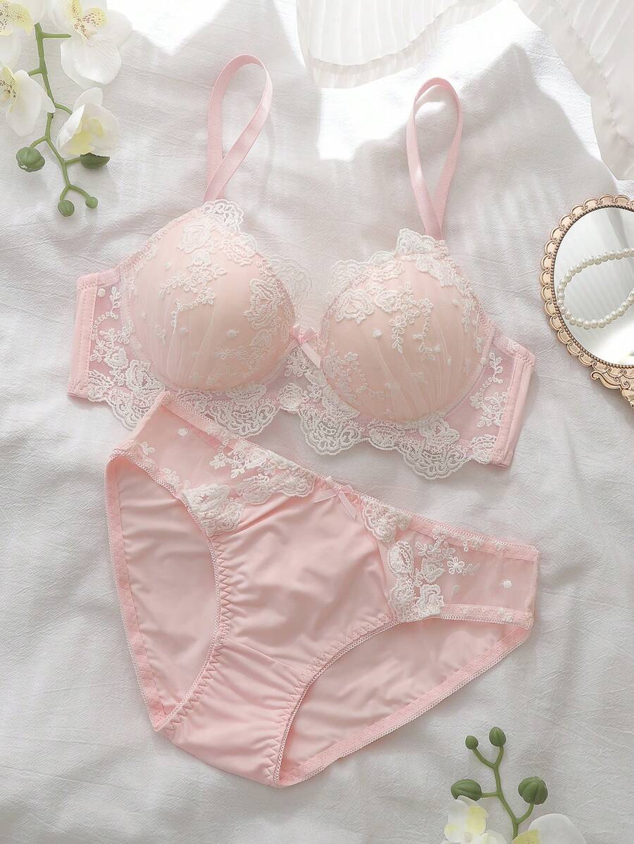 DelicateAllure 女士优雅蕾丝拼接文胸内裤套装 - 粉色 - 查看 1