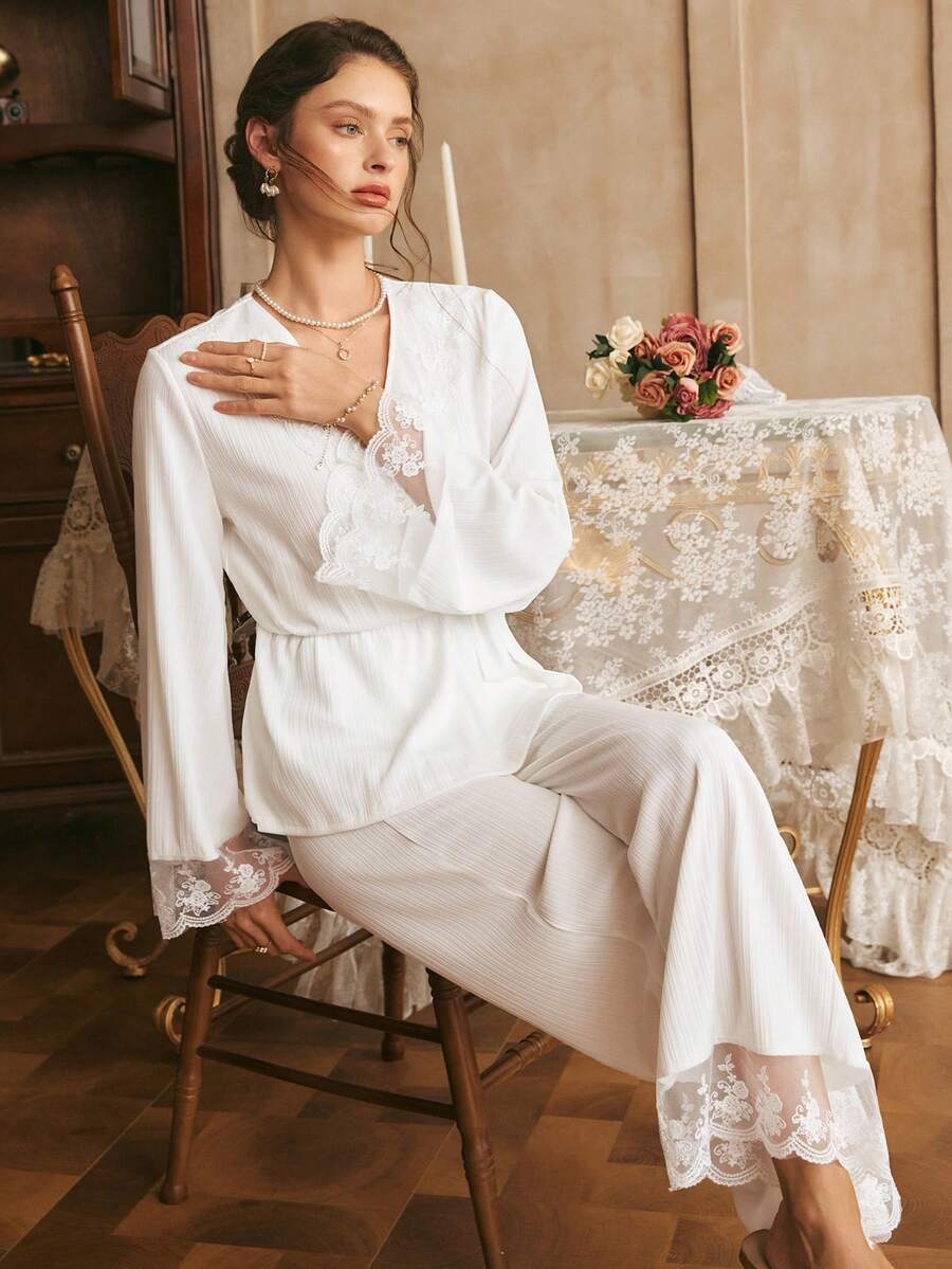 Bộ đồ ngủ nữ kiểu Pháp lãng mạn phối ren, buộc dây. - trắng - Xem 1