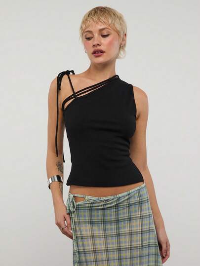 COUREZ Áo hai dây lệch vai bất đối xứng với chi tiết dây mảnh / Trang phục mùa hè phong cách Y2K cho nữ, Áo đen, Áo không tay, Trang phục mùa hè, Trang phục đi chơi, Áo phong cách Y2K, Áo đi chơi, Trang phục đi xem hòa nhạc, Trang phục mùa xuân cho nữ